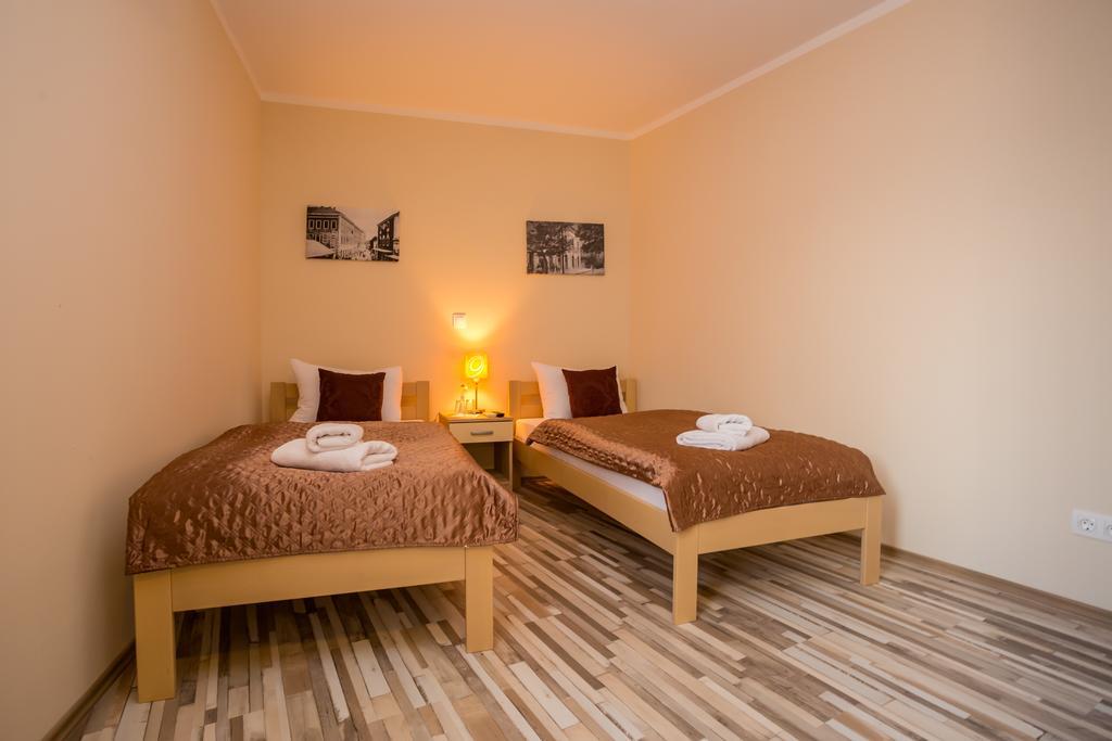 מוסטר Hotel Hana חדר תמונה