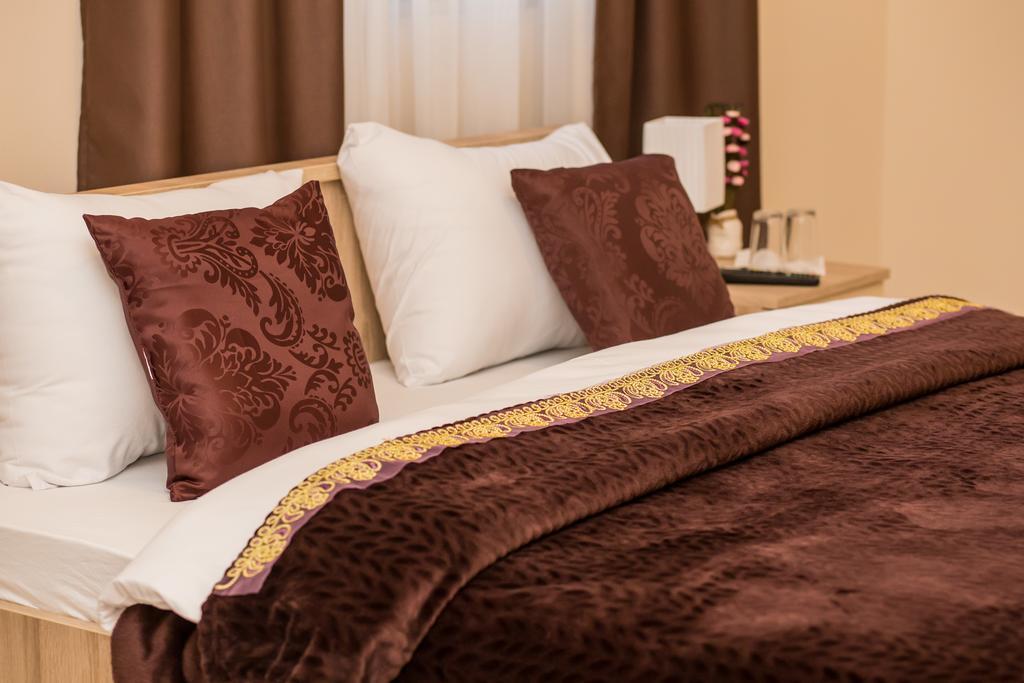 מוסטר Hotel Hana חדר תמונה