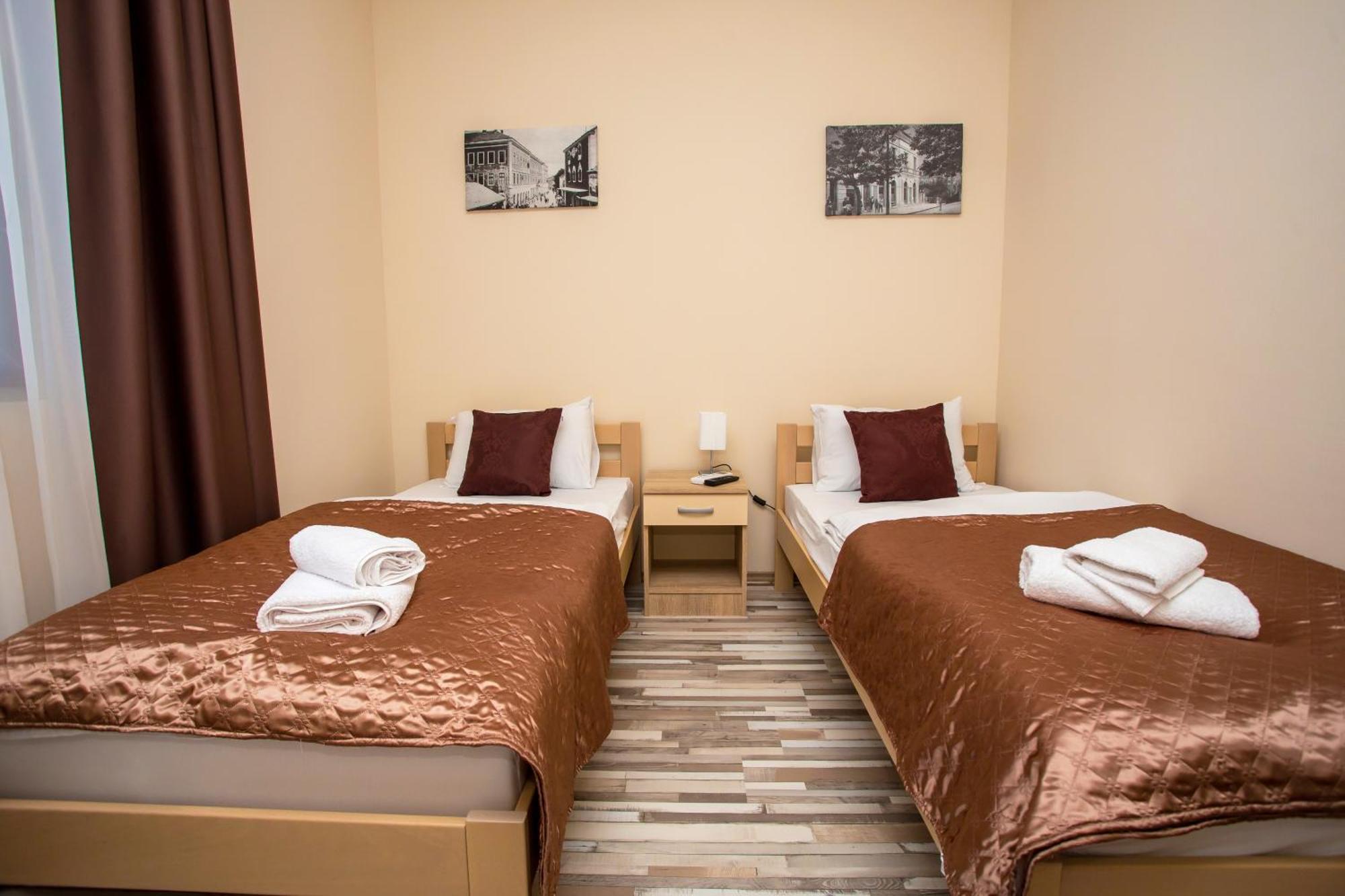 מוסטר Hotel Hana חדר תמונה