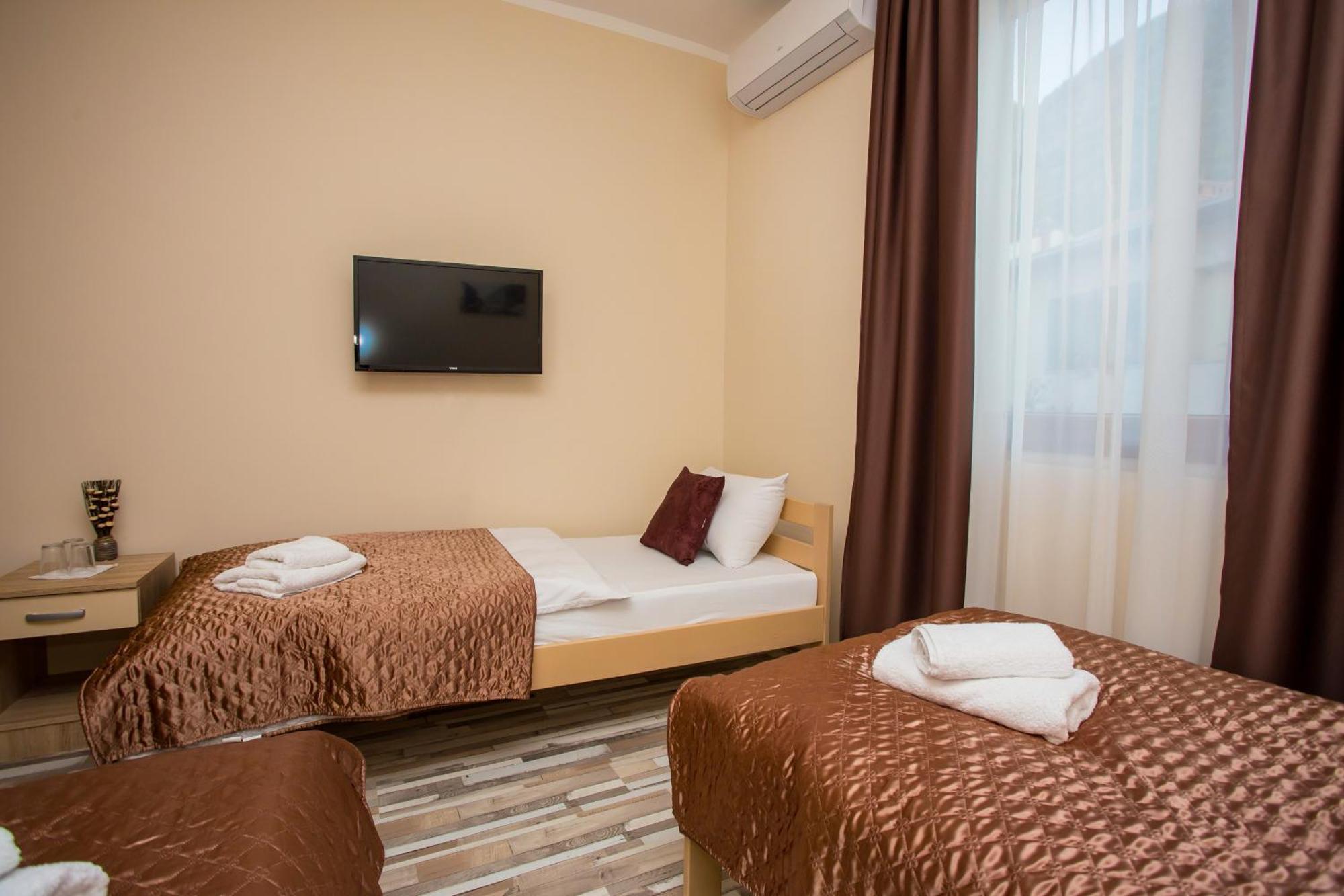מוסטר Hotel Hana חדר תמונה