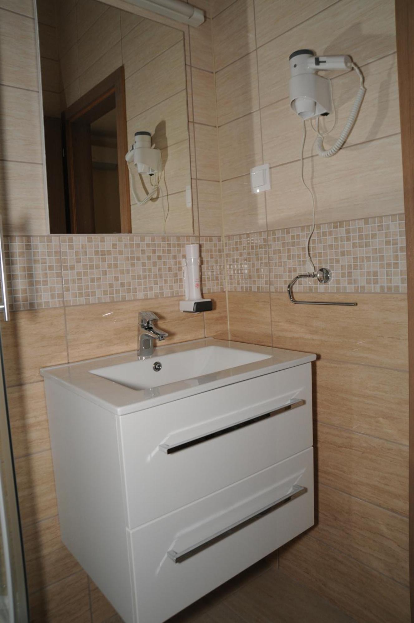 מוסטר Hotel Hana חדר תמונה