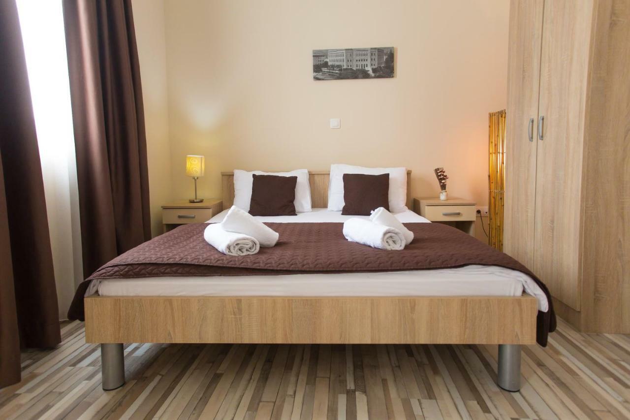 מוסטר Hotel Hana מראה חיצוני תמונה